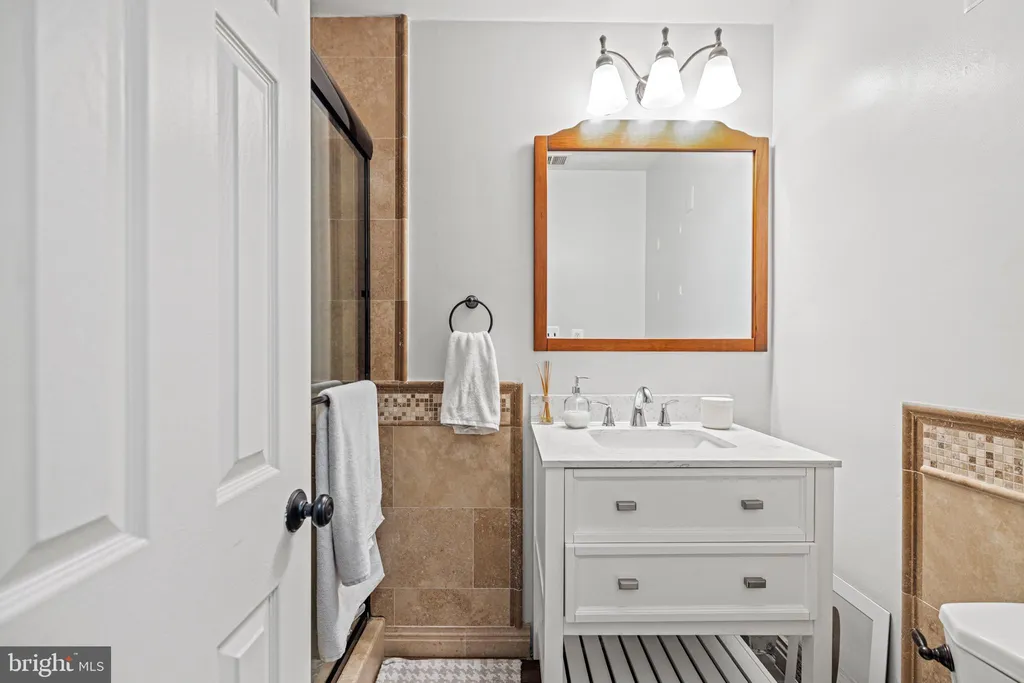 Additional image 31 of 1001 N Vermont Street Unit 105, Arlington, VA 22201