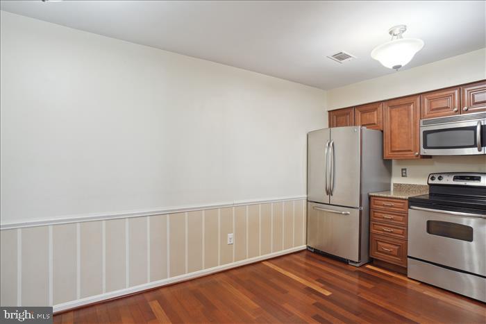 WILLOW COVE MANORS - Residential