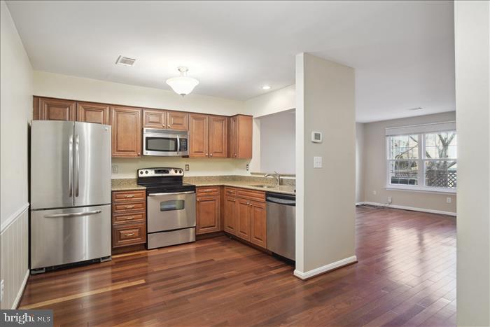 WILLOW COVE MANORS - Residential