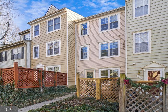 WILLOW COVE MANORS - Residential