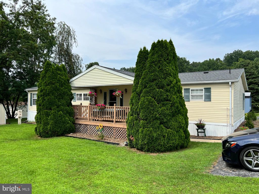 Photo of 53 CHRISTY LN, LITITZ, PA 17543 (MLS # PALA2038340)