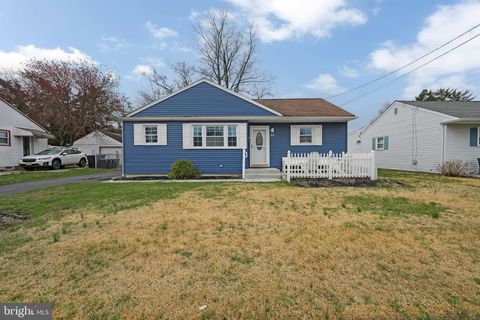 24 WOODBINE AVENUE MAPLE SHADE NJ 08052