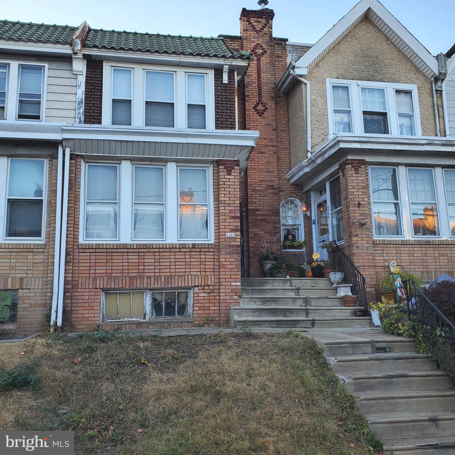 6438 N SMEDLEY STREET