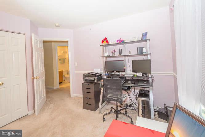 SEVEN OAKS - Residential