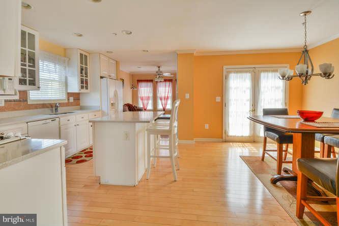 SEVEN OAKS - Residential