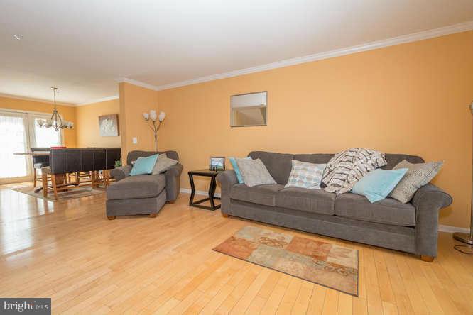 SEVEN OAKS - Residential