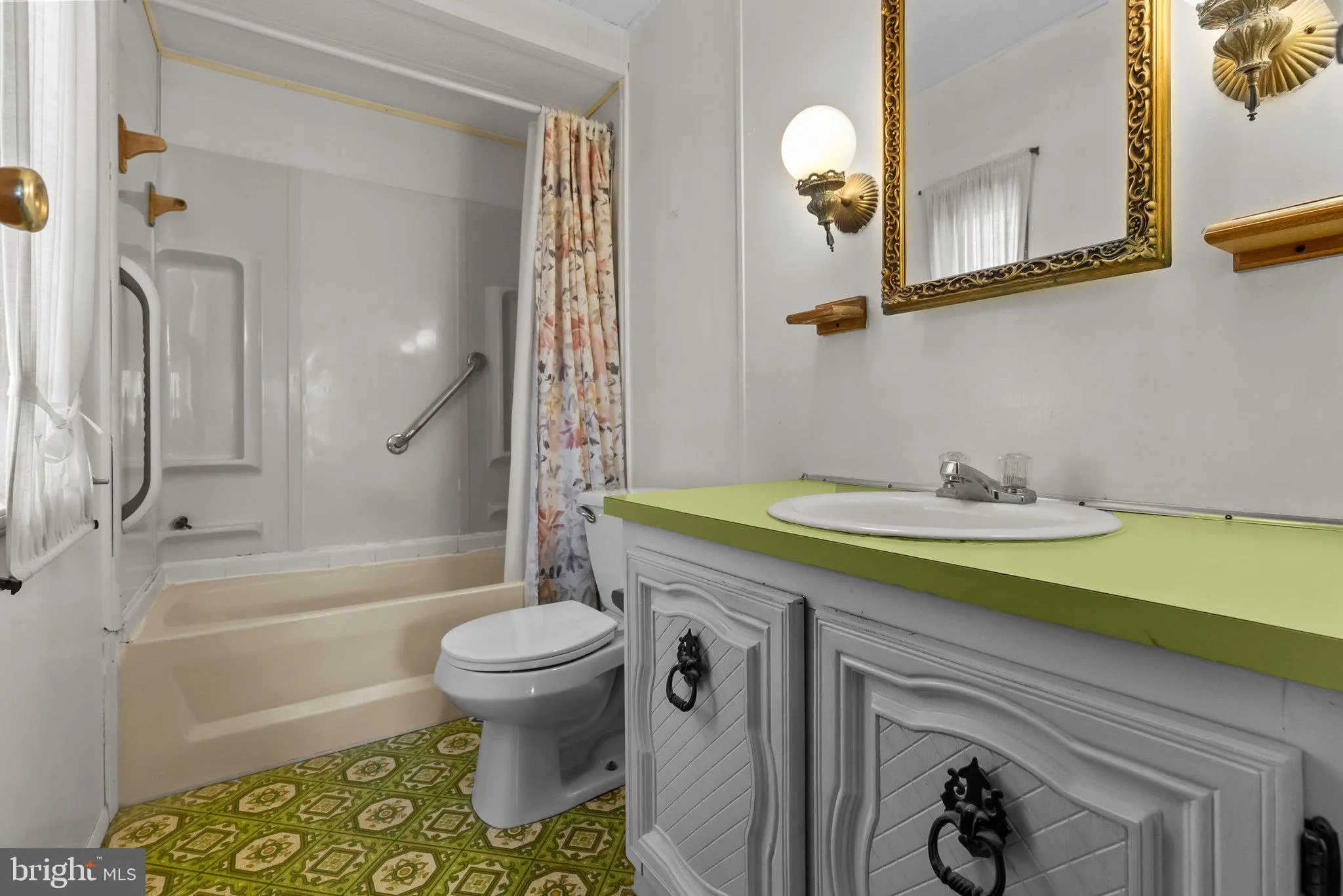 Morrisville, Pennsylvania 19067, United States, 2 Bedrooms Bedrooms, ,2 BathroomsBathrooms,Residential,Pending,82793