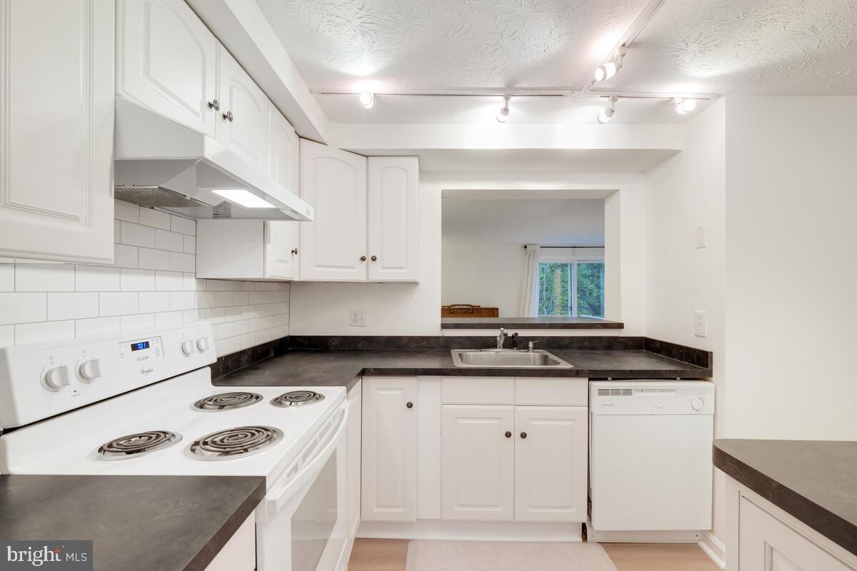 POINT O WOODS - Residential Lease