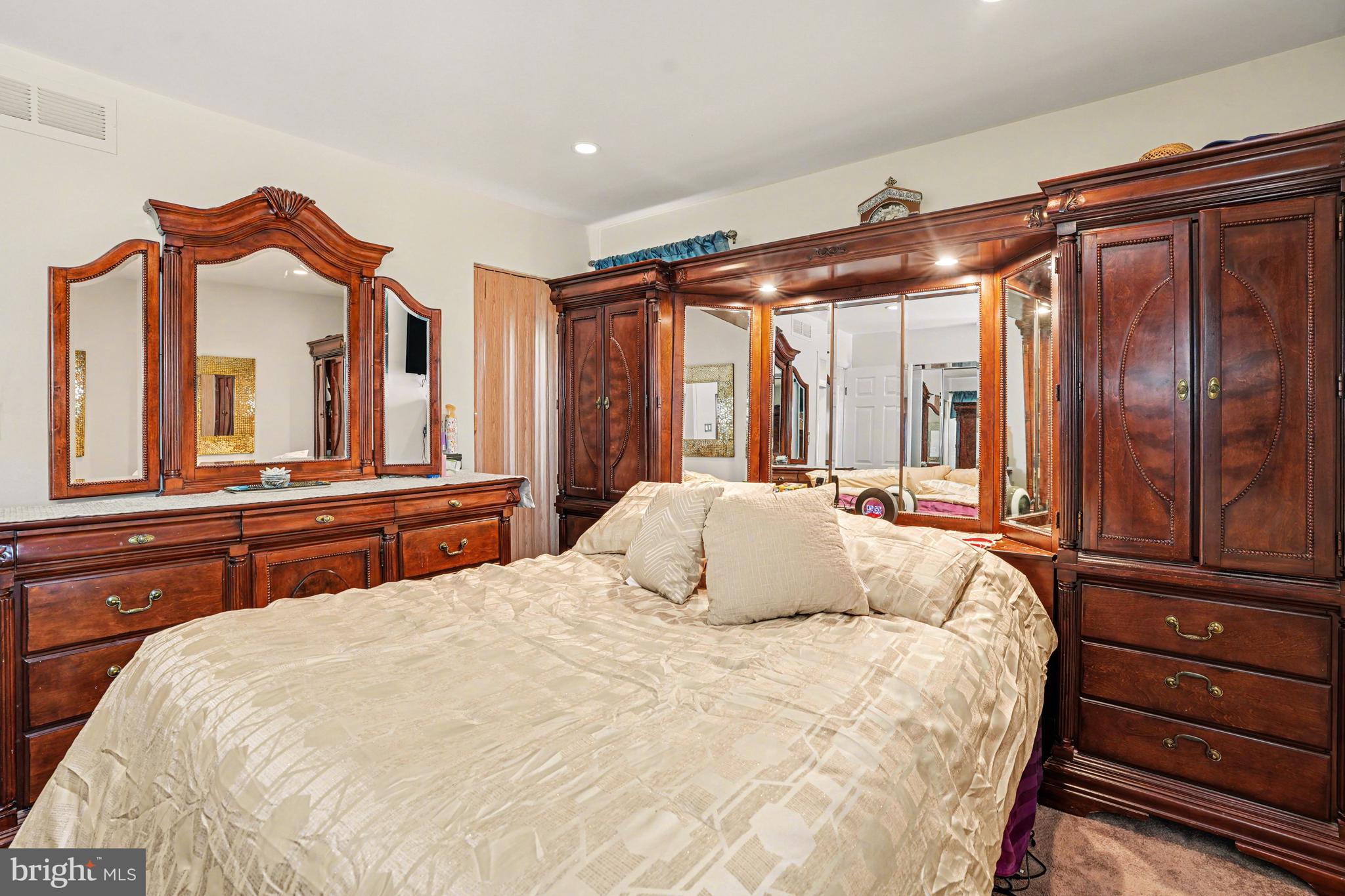 PERRY HALL - Residential