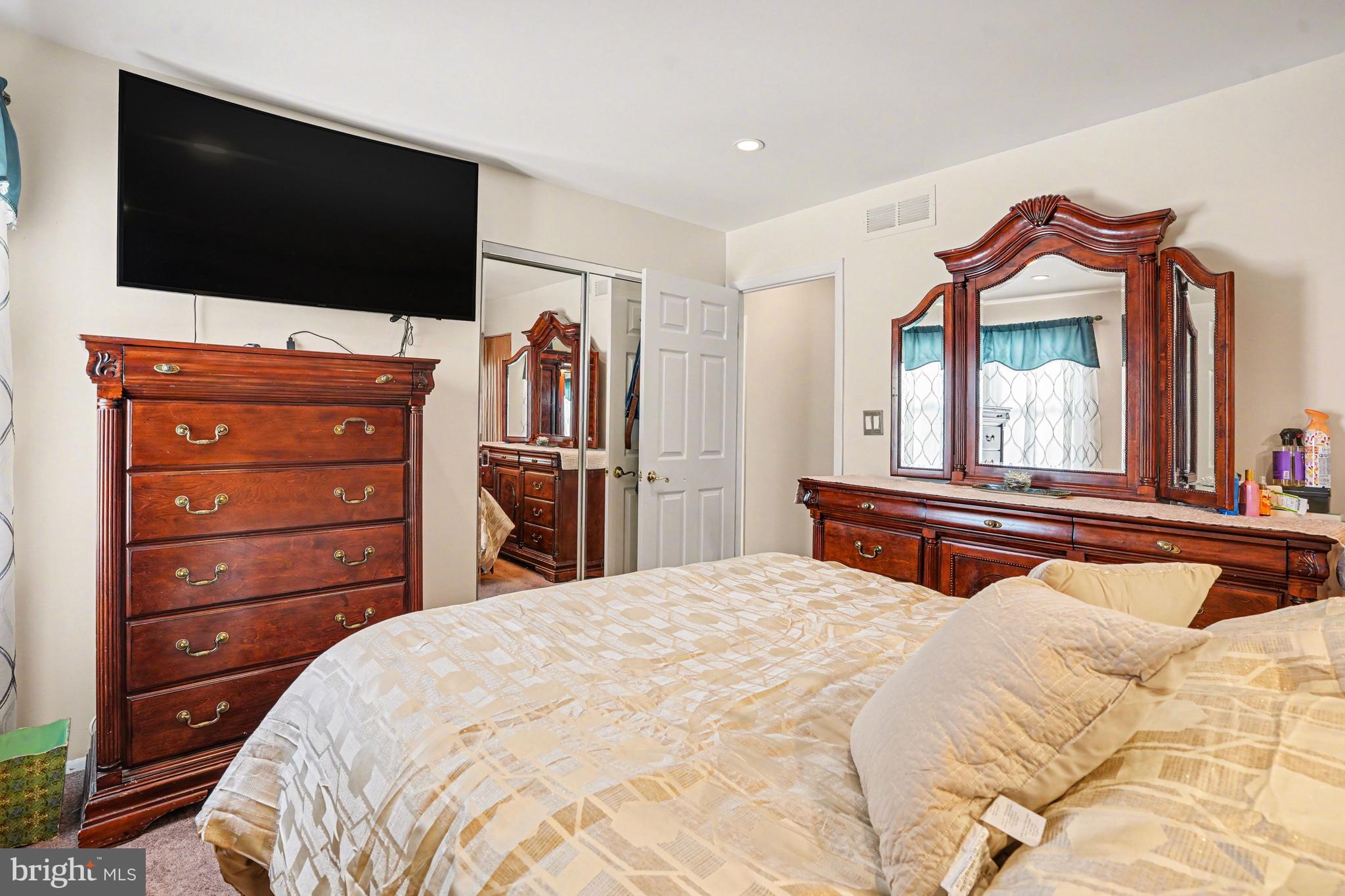 PERRY HALL - Residential