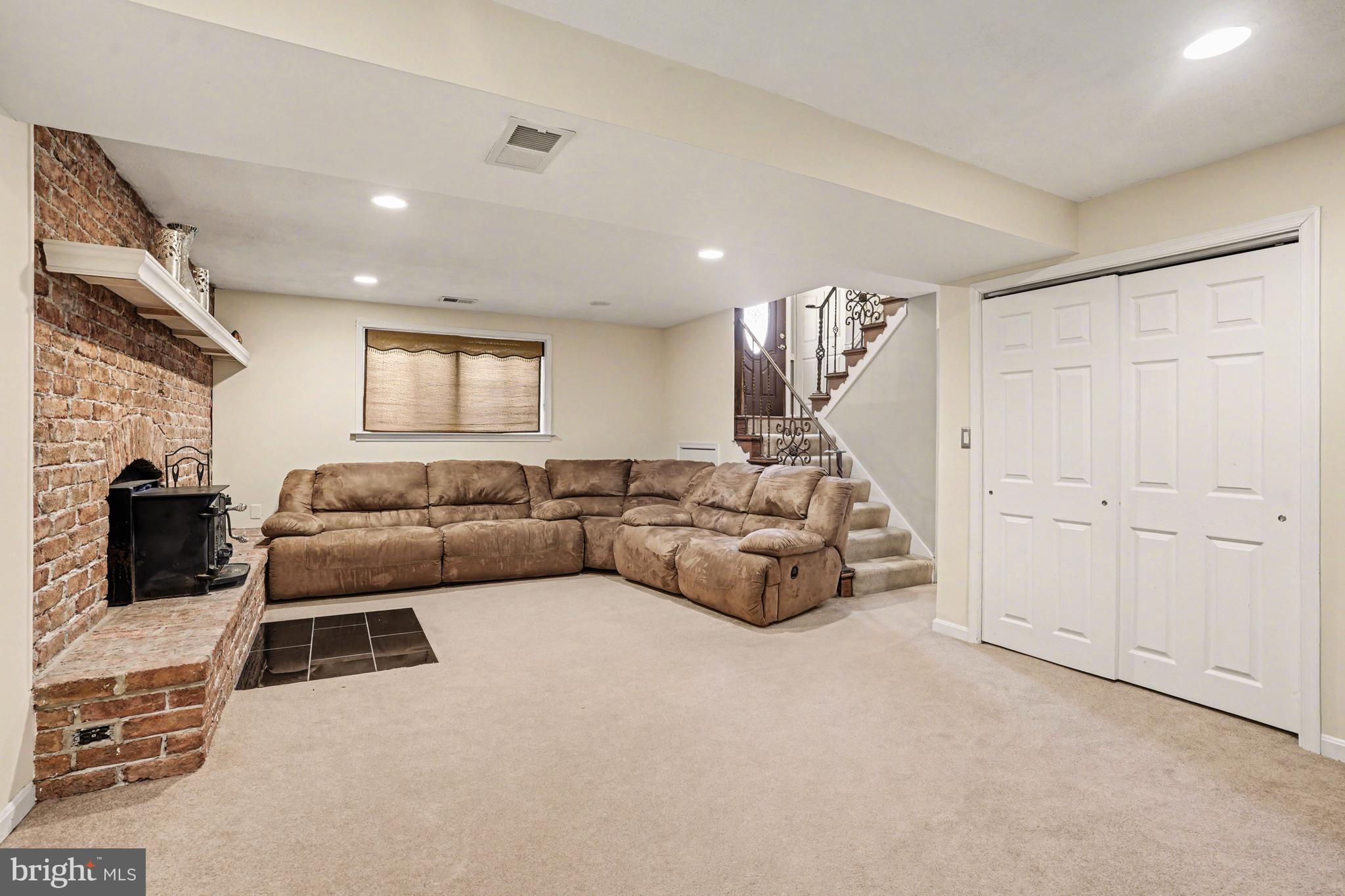 PERRY HALL - Residential