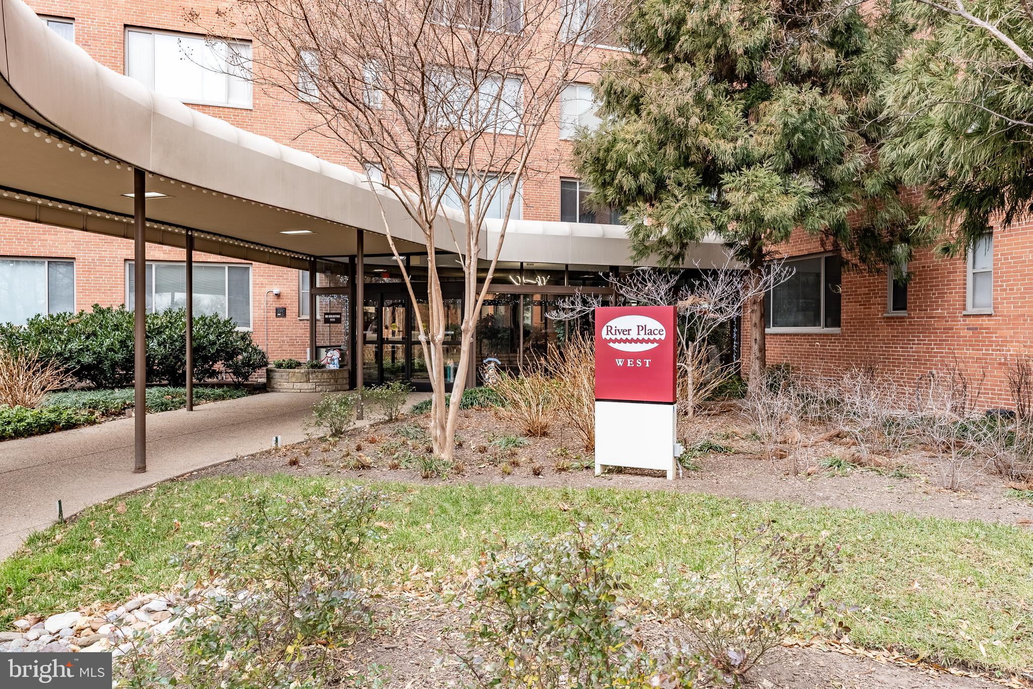 RIVER PLACE - Residential