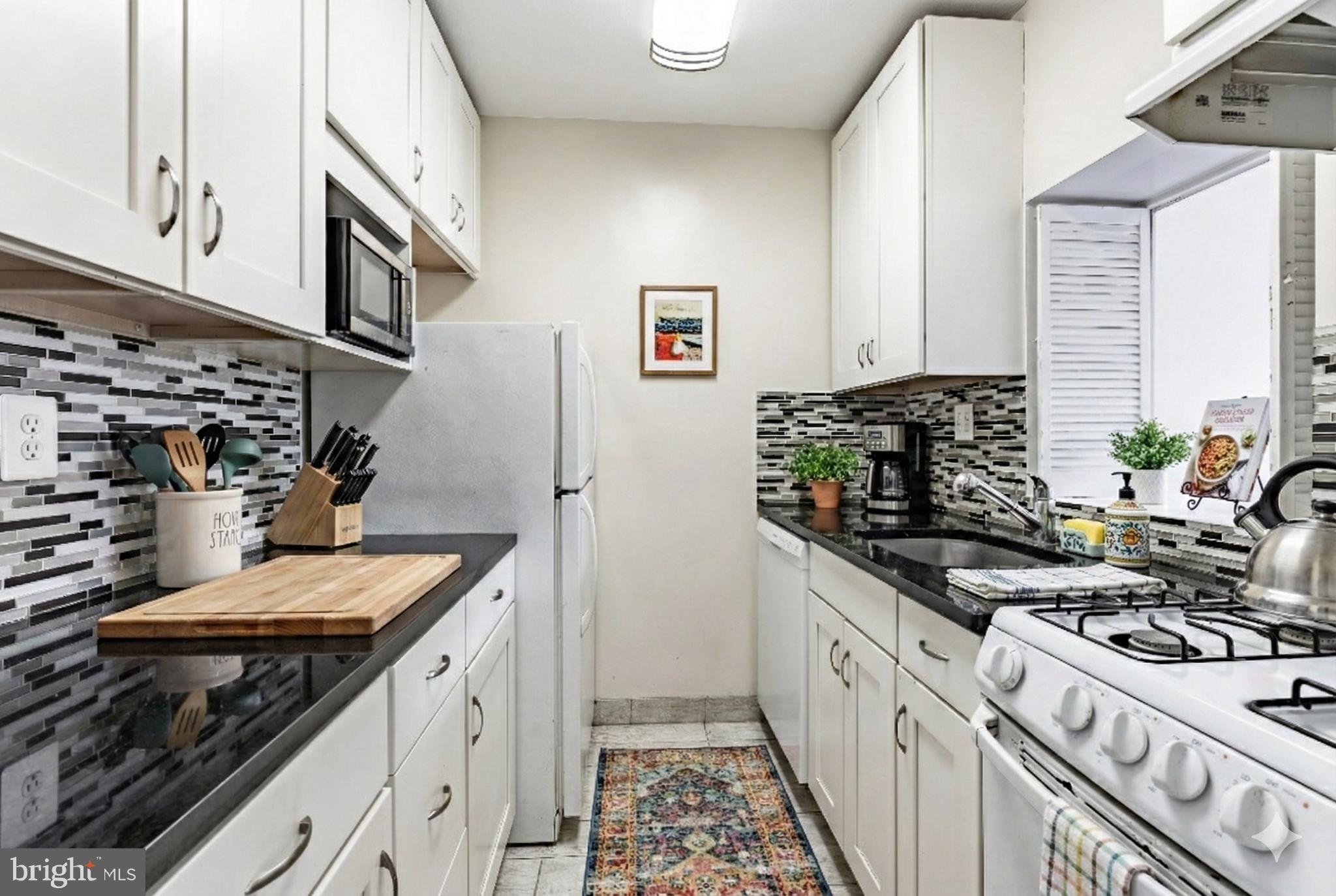 RIVER PLACE - Residential