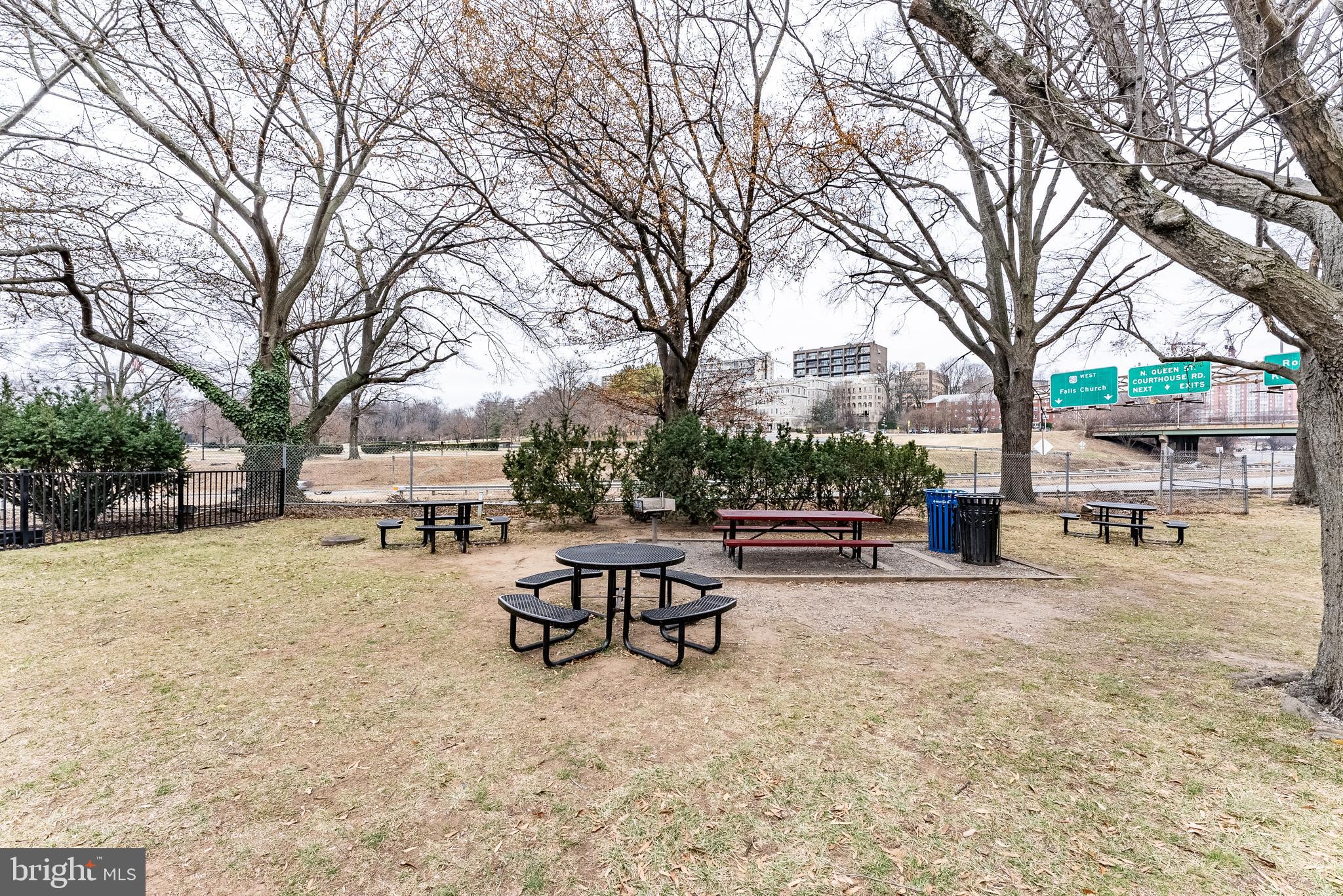 RIVER PLACE - Residential