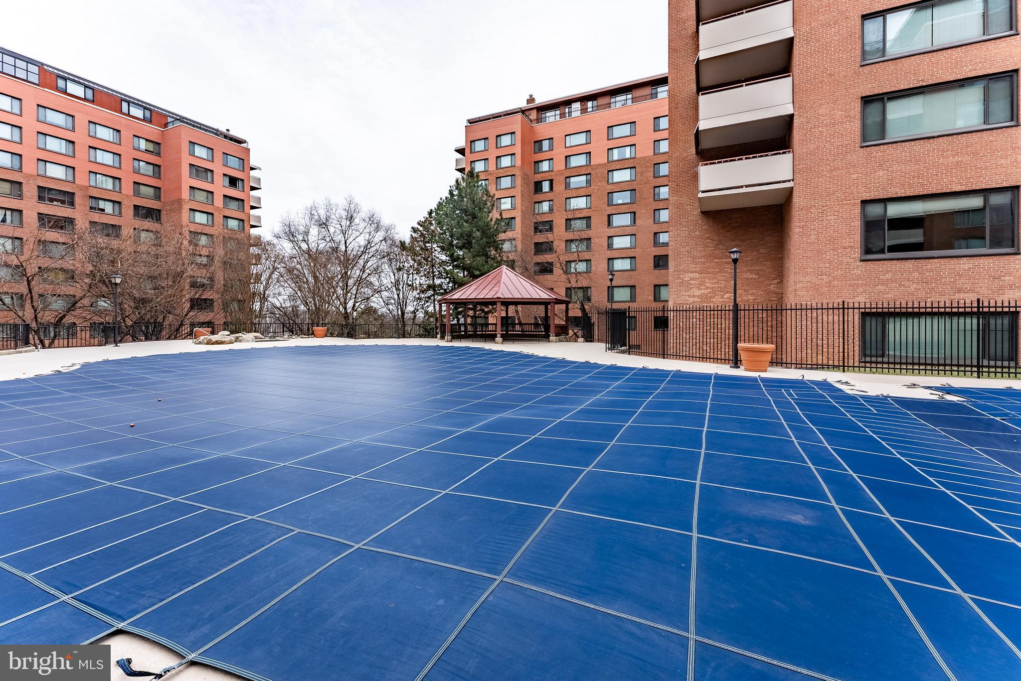 RIVER PLACE - Residential