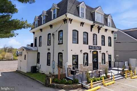 Photo of 641 Old Elm Street, CONSHOHOCKEN, PA 19428 (MLS # PAMC2179722)