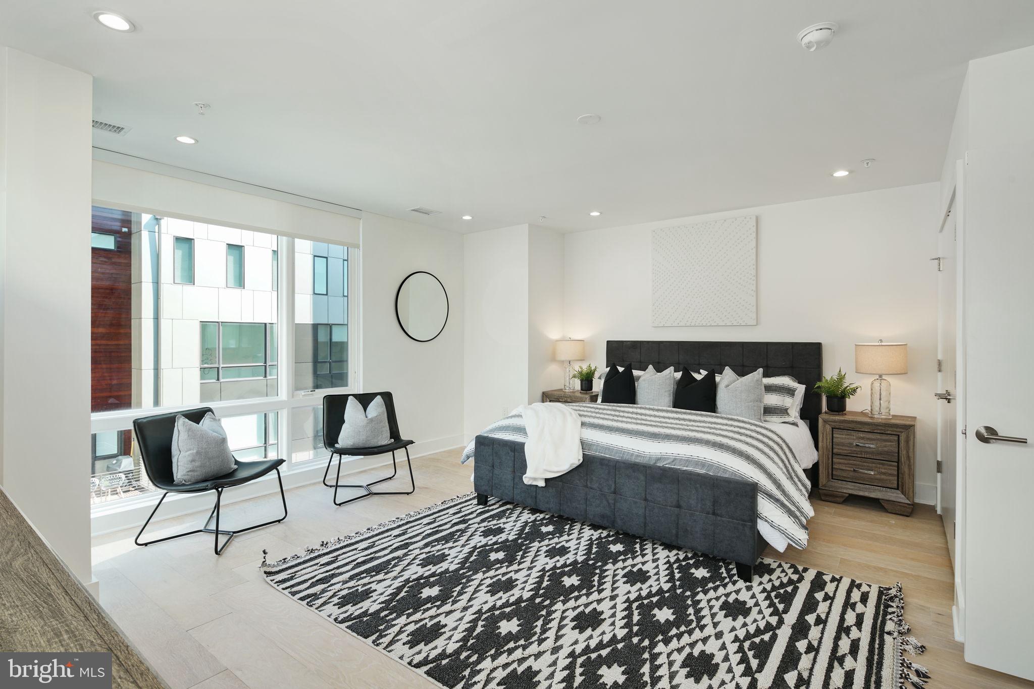 SOCIETY HILL - Residential