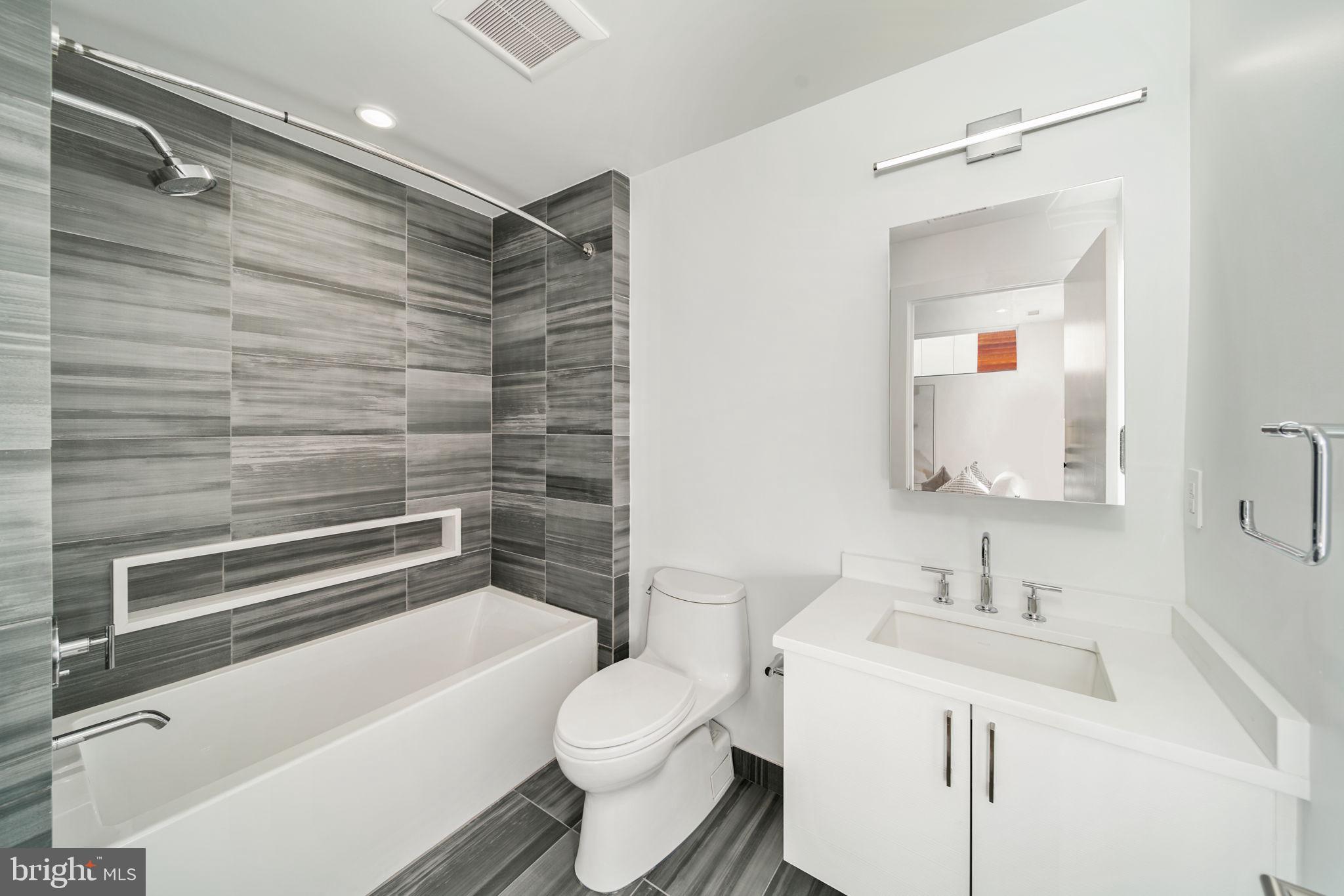 SOCIETY HILL - Residential