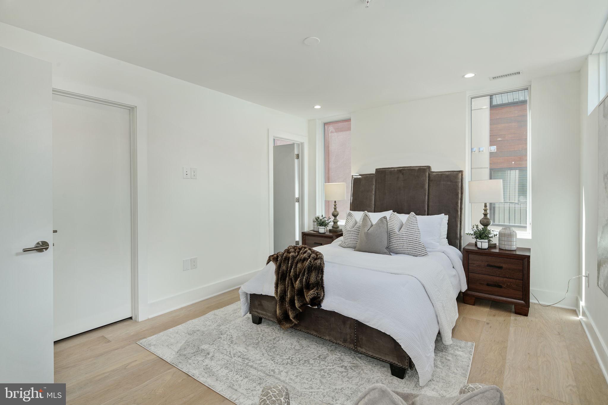 SOCIETY HILL - Residential