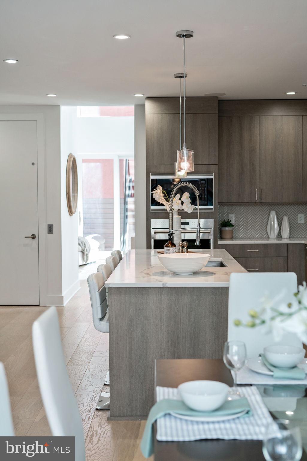 SOCIETY HILL - Residential