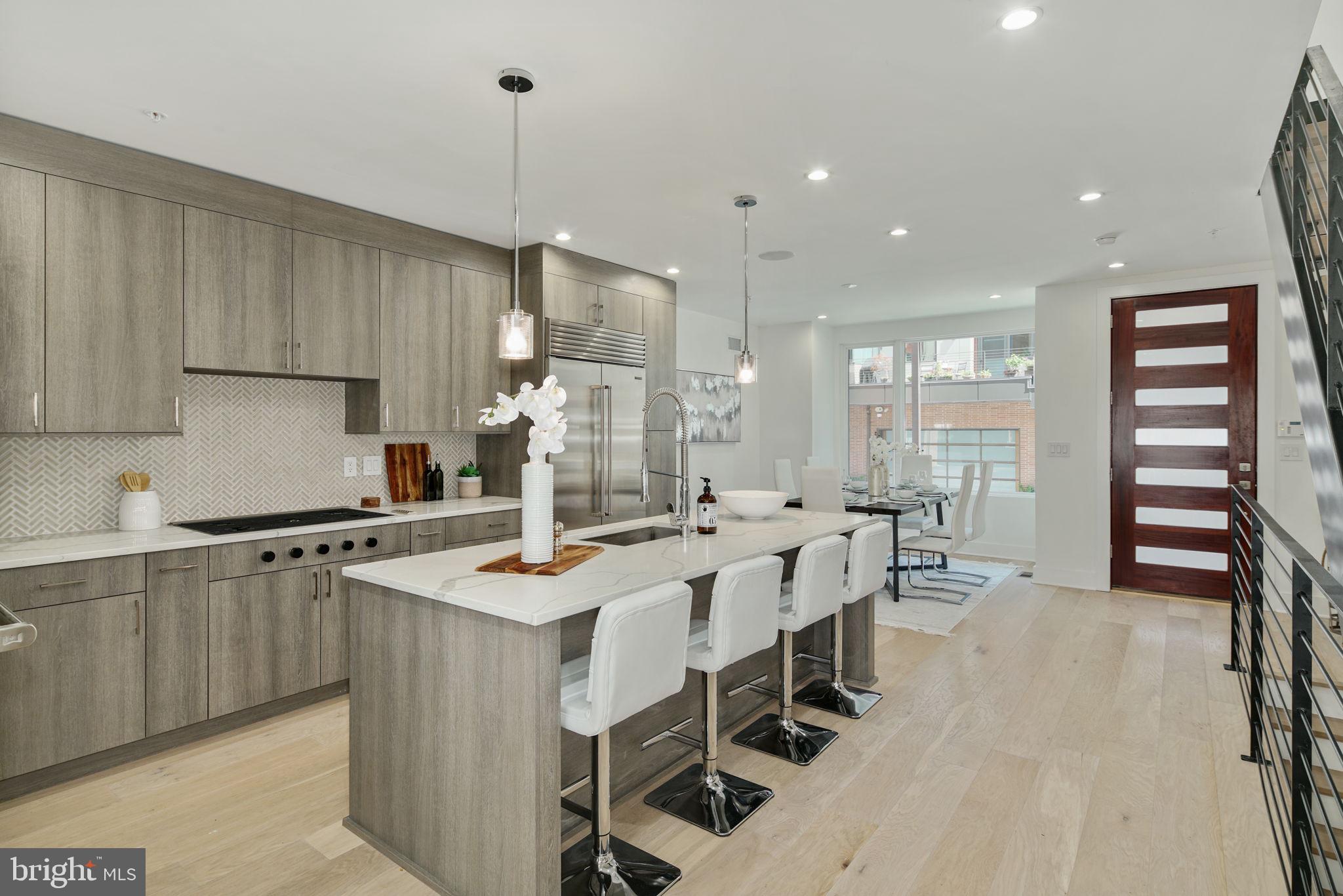 SOCIETY HILL - Residential