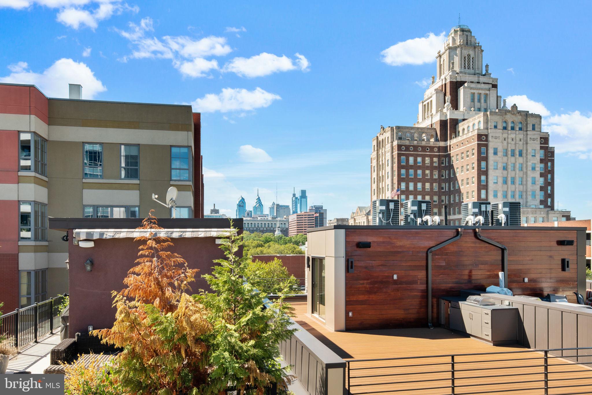 SOCIETY HILL - Residential