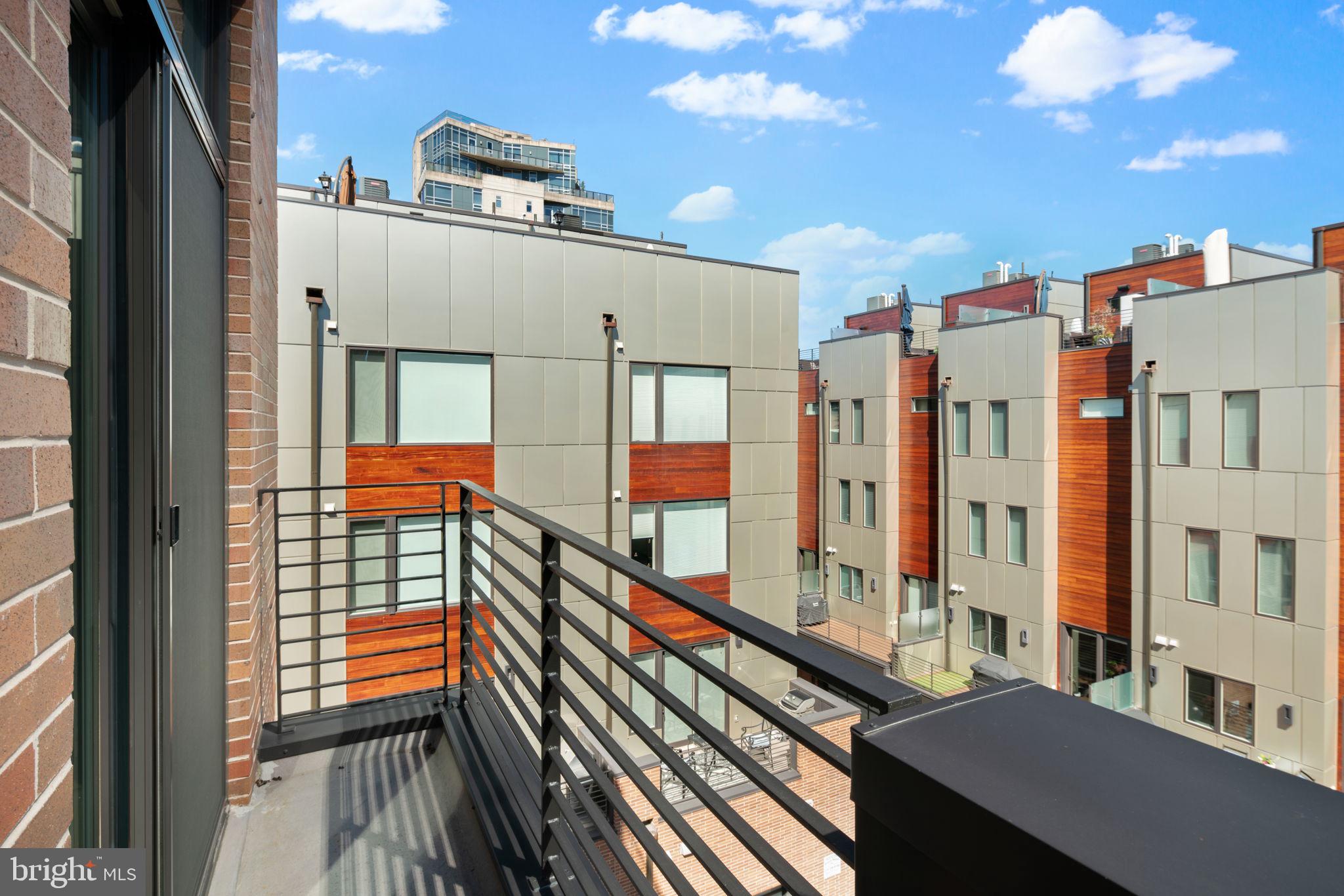 SOCIETY HILL - Residential