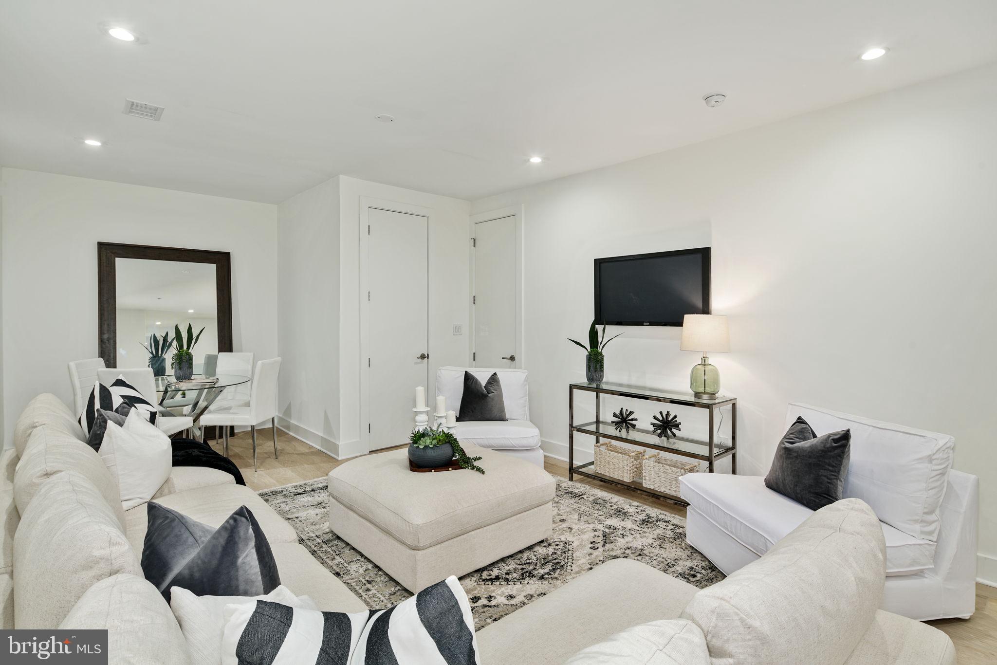 SOCIETY HILL - Residential