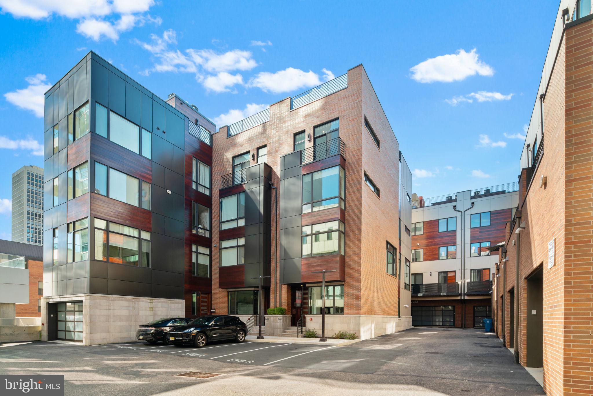 SOCIETY HILL - Residential