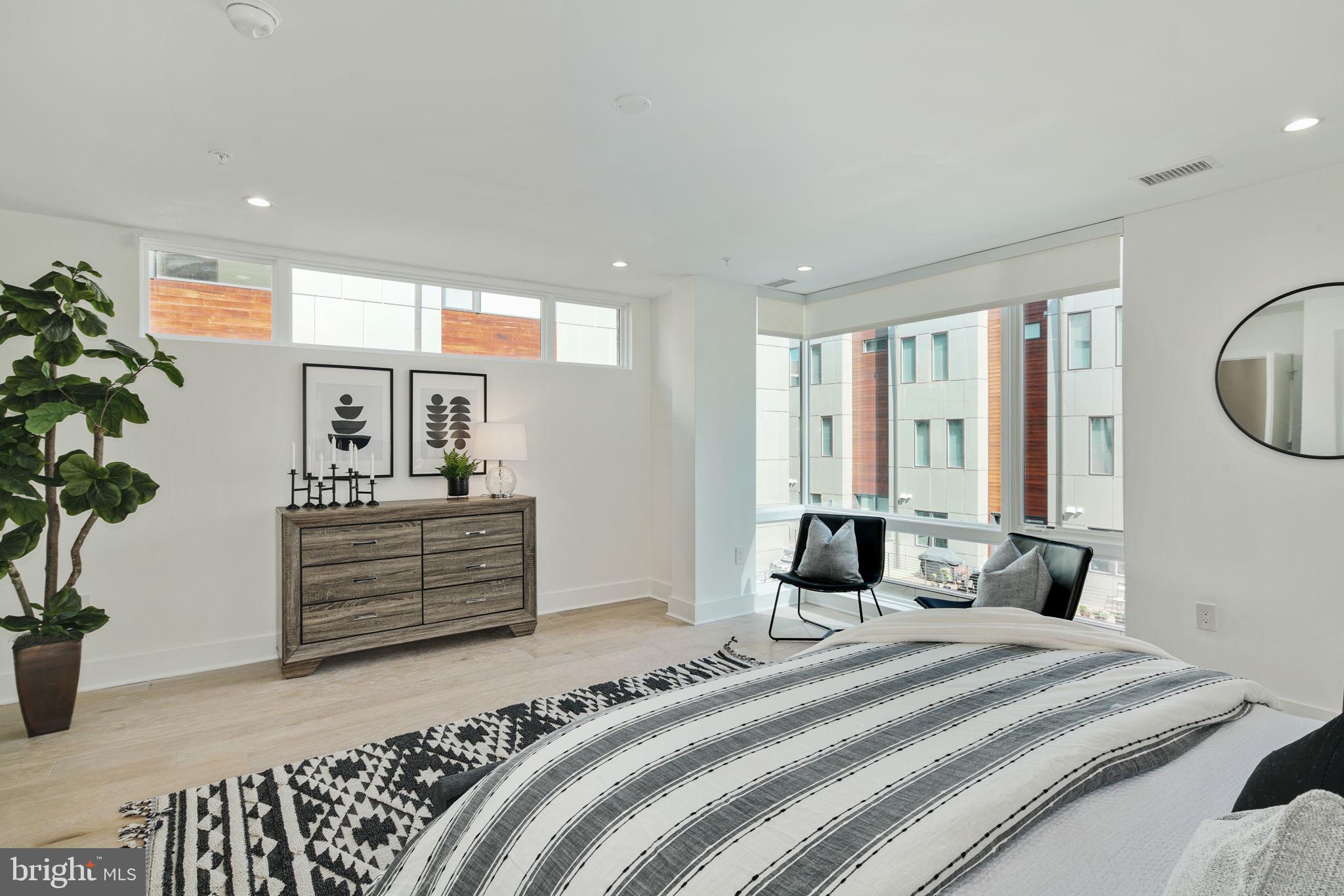 SOCIETY HILL - Residential