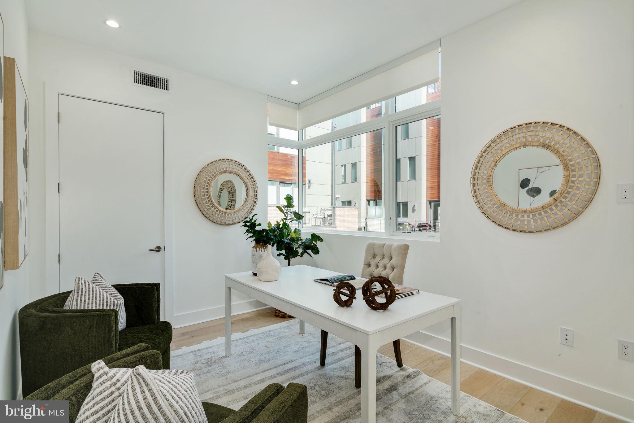 SOCIETY HILL - Residential