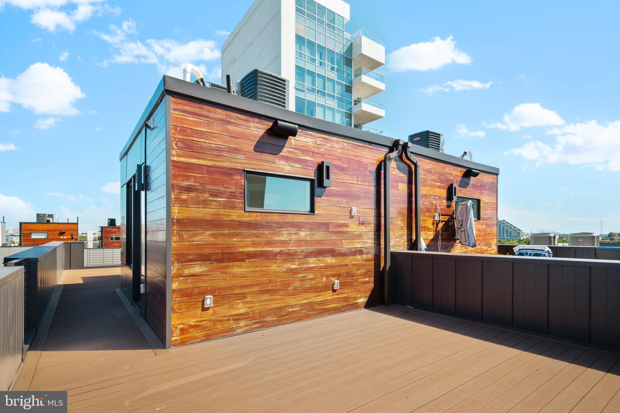 SOCIETY HILL - Residential