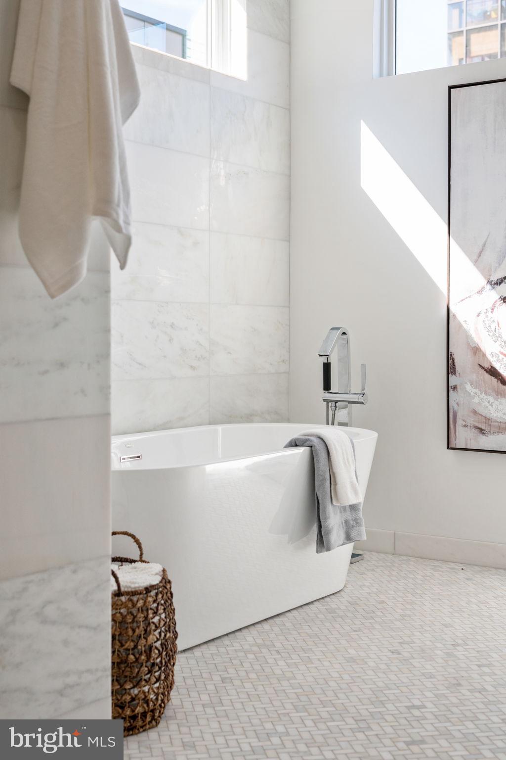 SOCIETY HILL - Residential