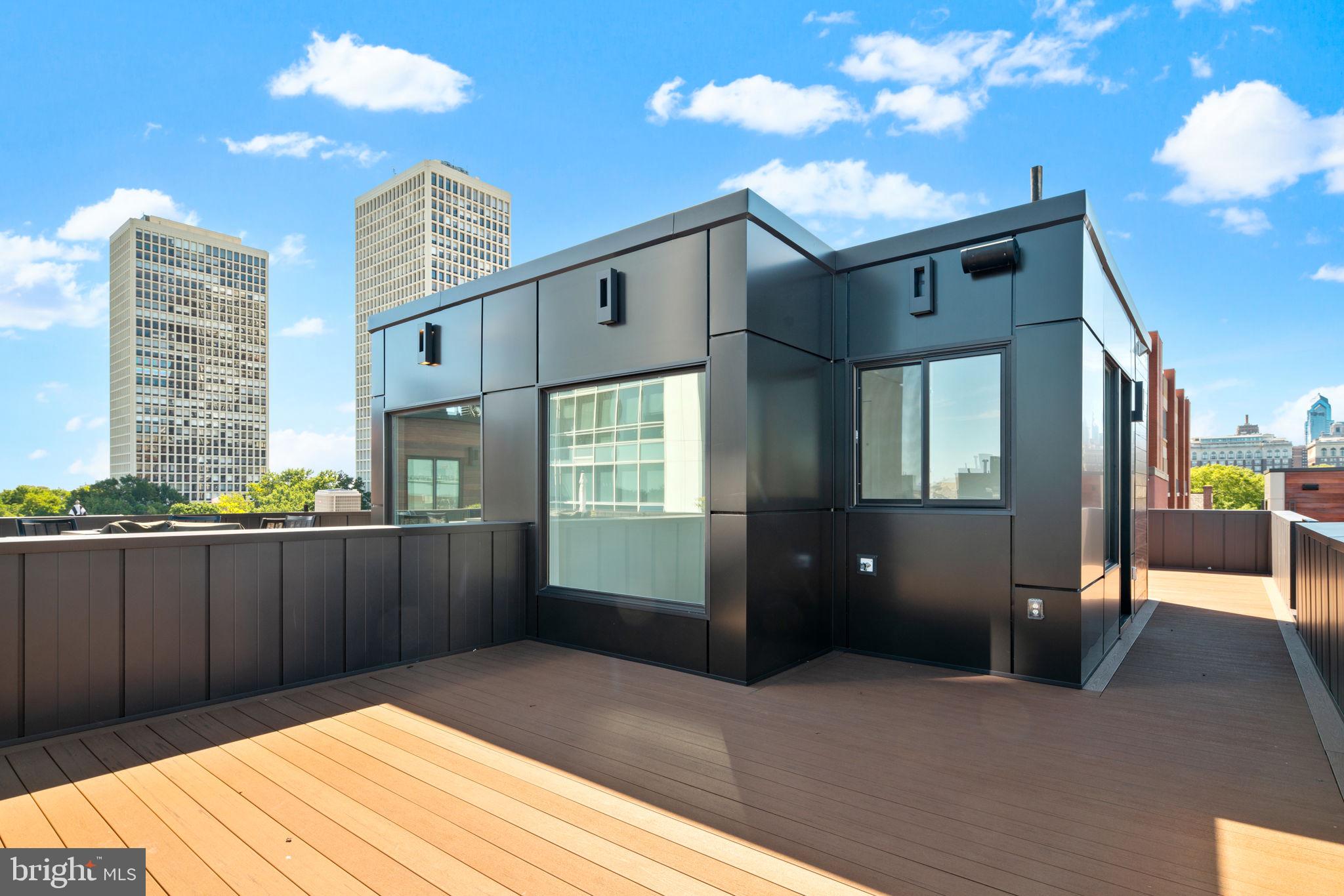 SOCIETY HILL - Residential