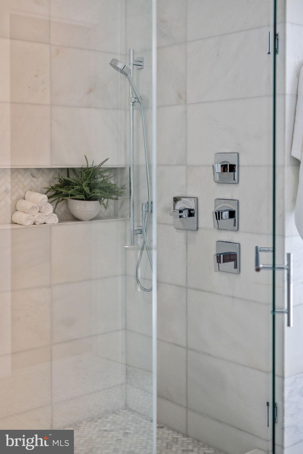 SOCIETY HILL - Residential