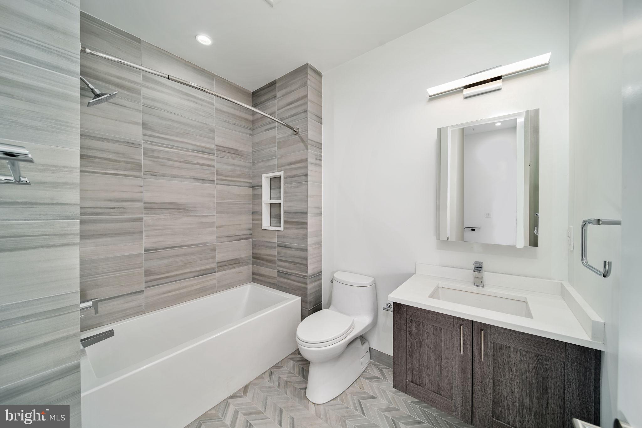 SOCIETY HILL - Residential