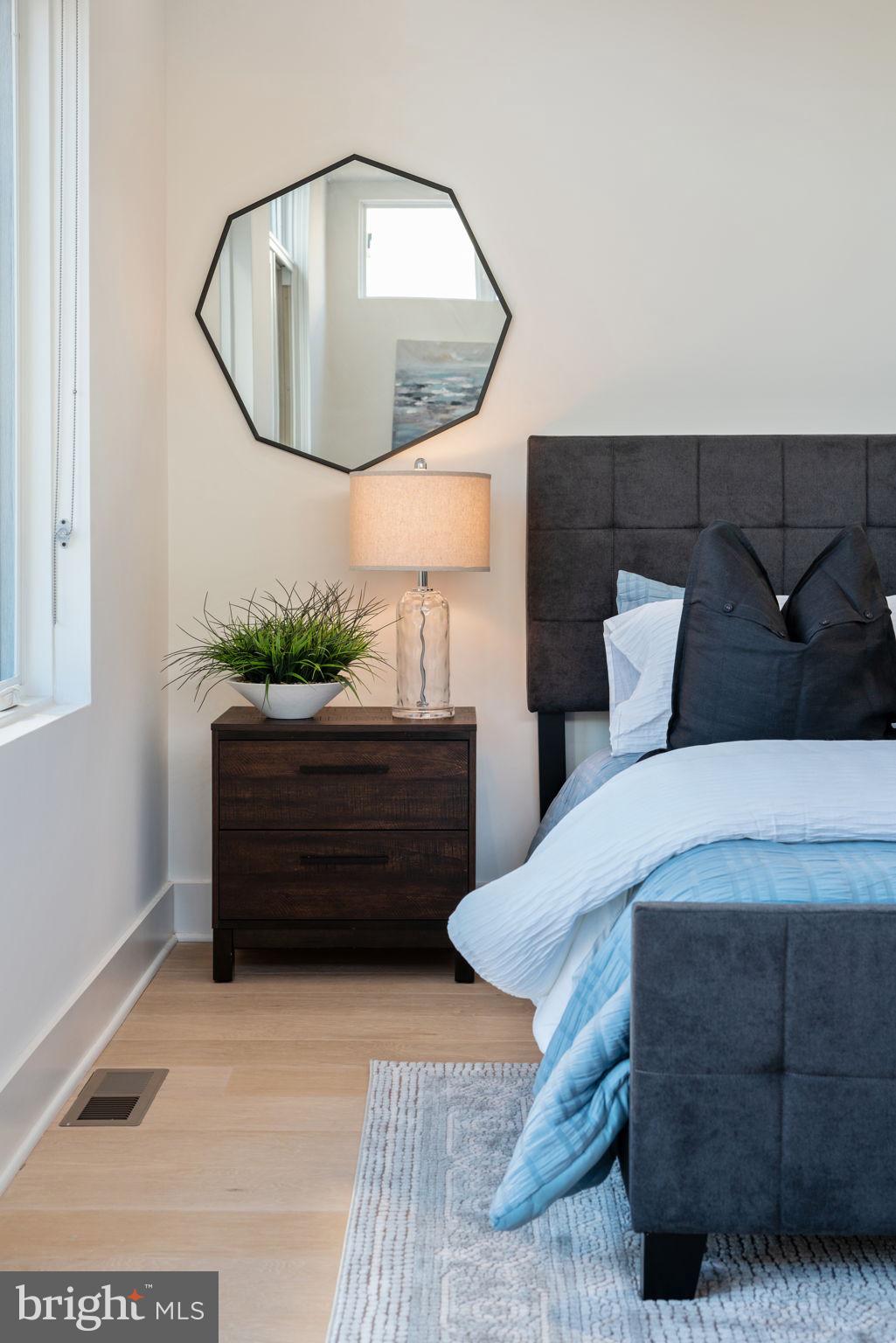 SOCIETY HILL - Residential