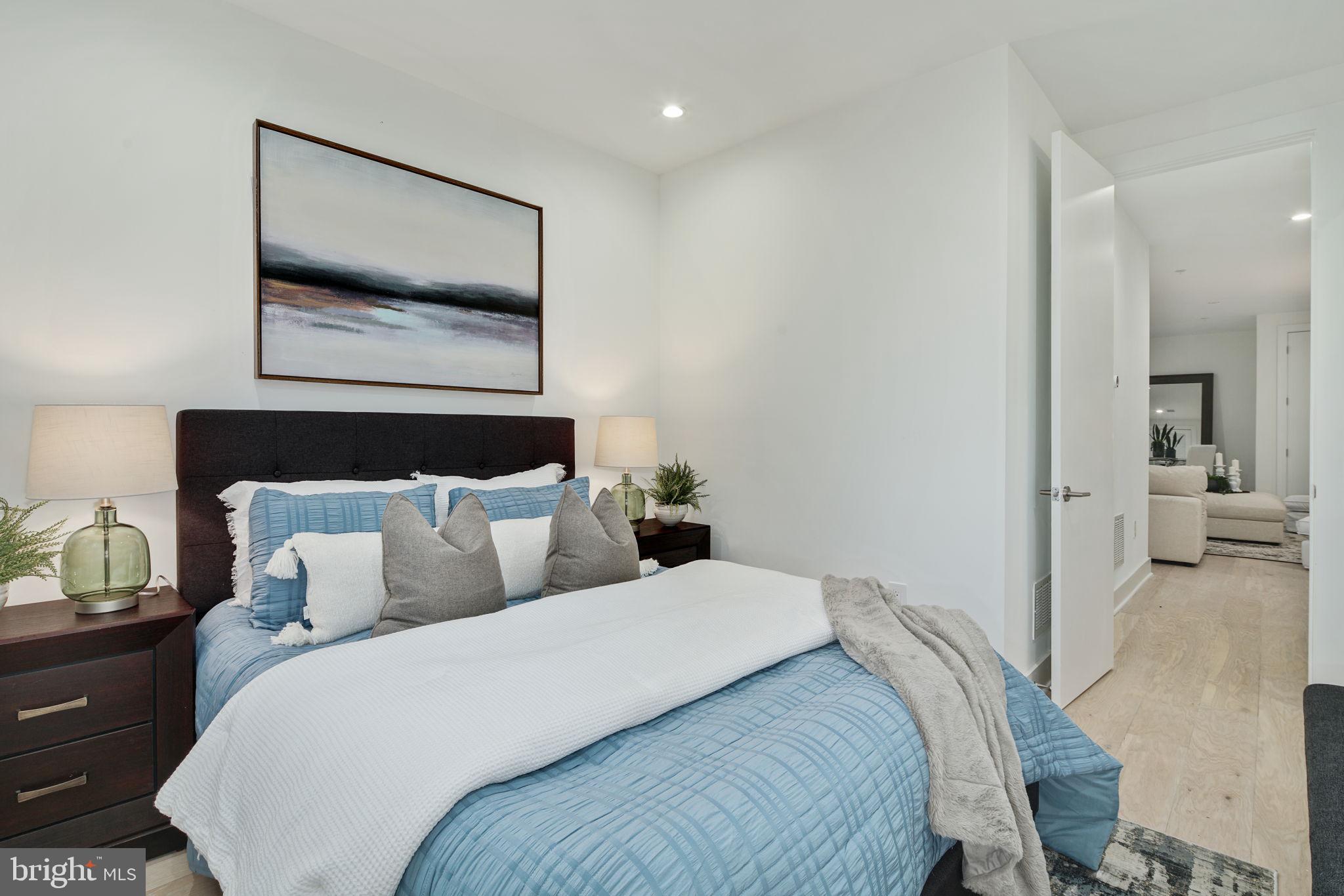 SOCIETY HILL - Residential