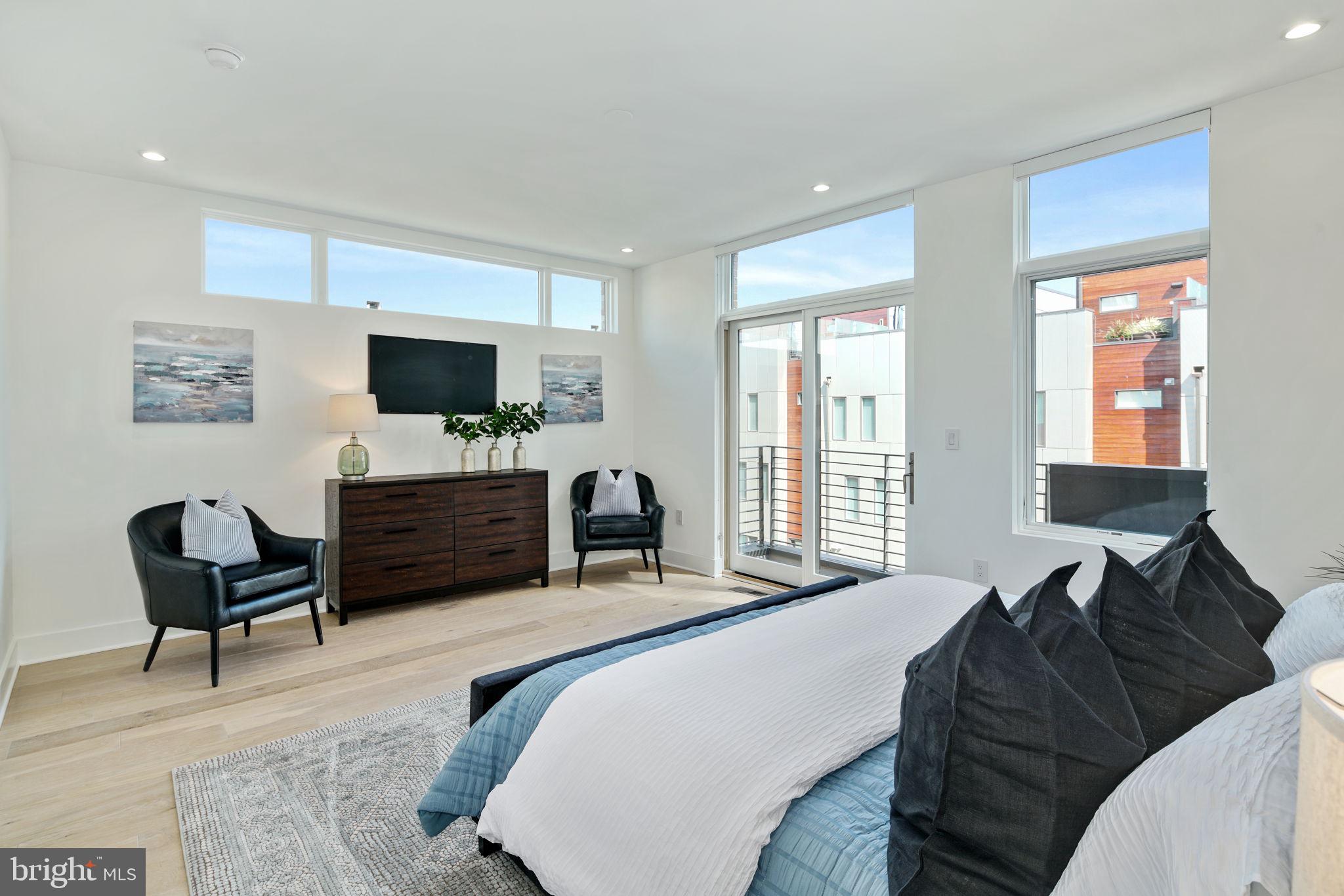 SOCIETY HILL - Residential