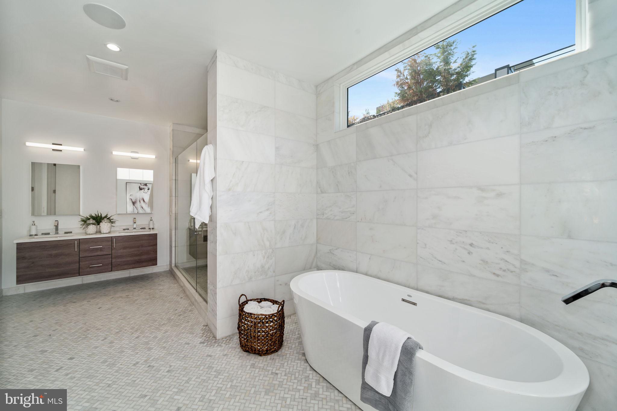 SOCIETY HILL - Residential