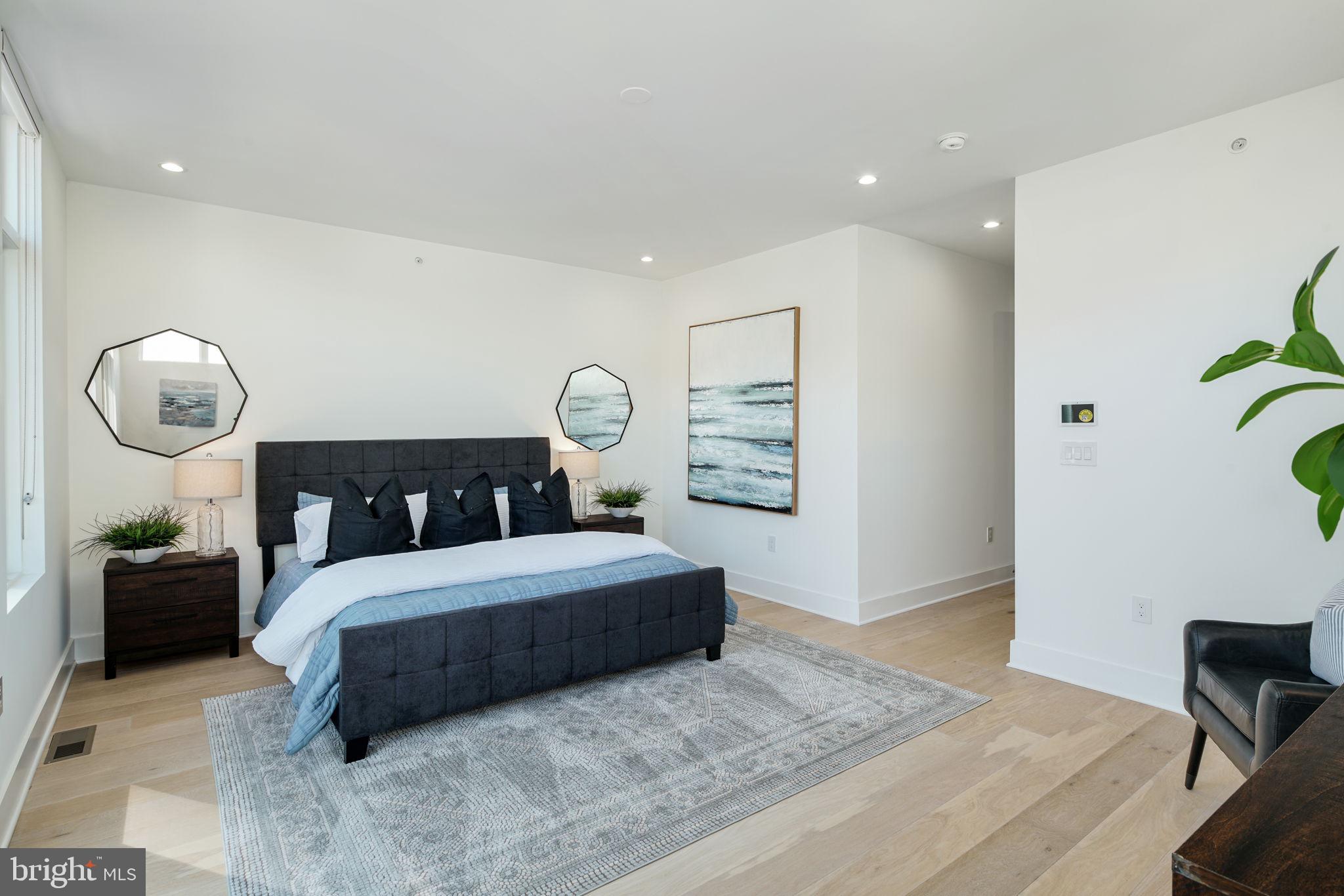 SOCIETY HILL - Residential