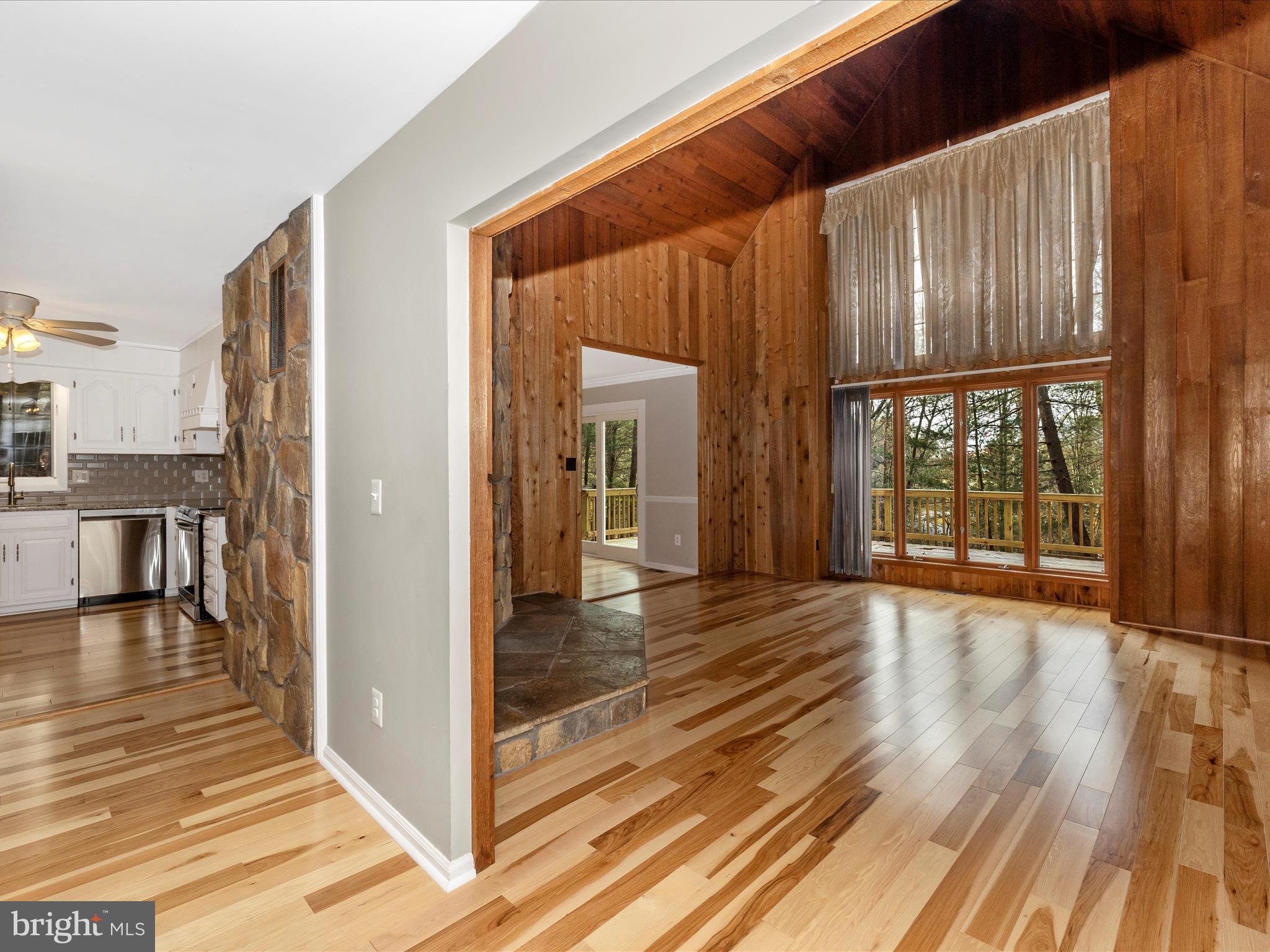 7407 WOODVILLE