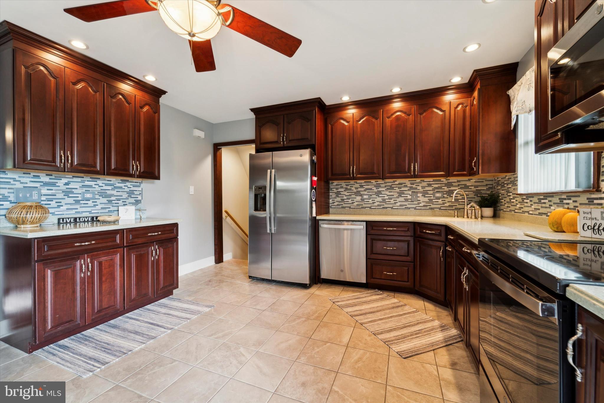 MARPLEWOOD VILLA - Residential