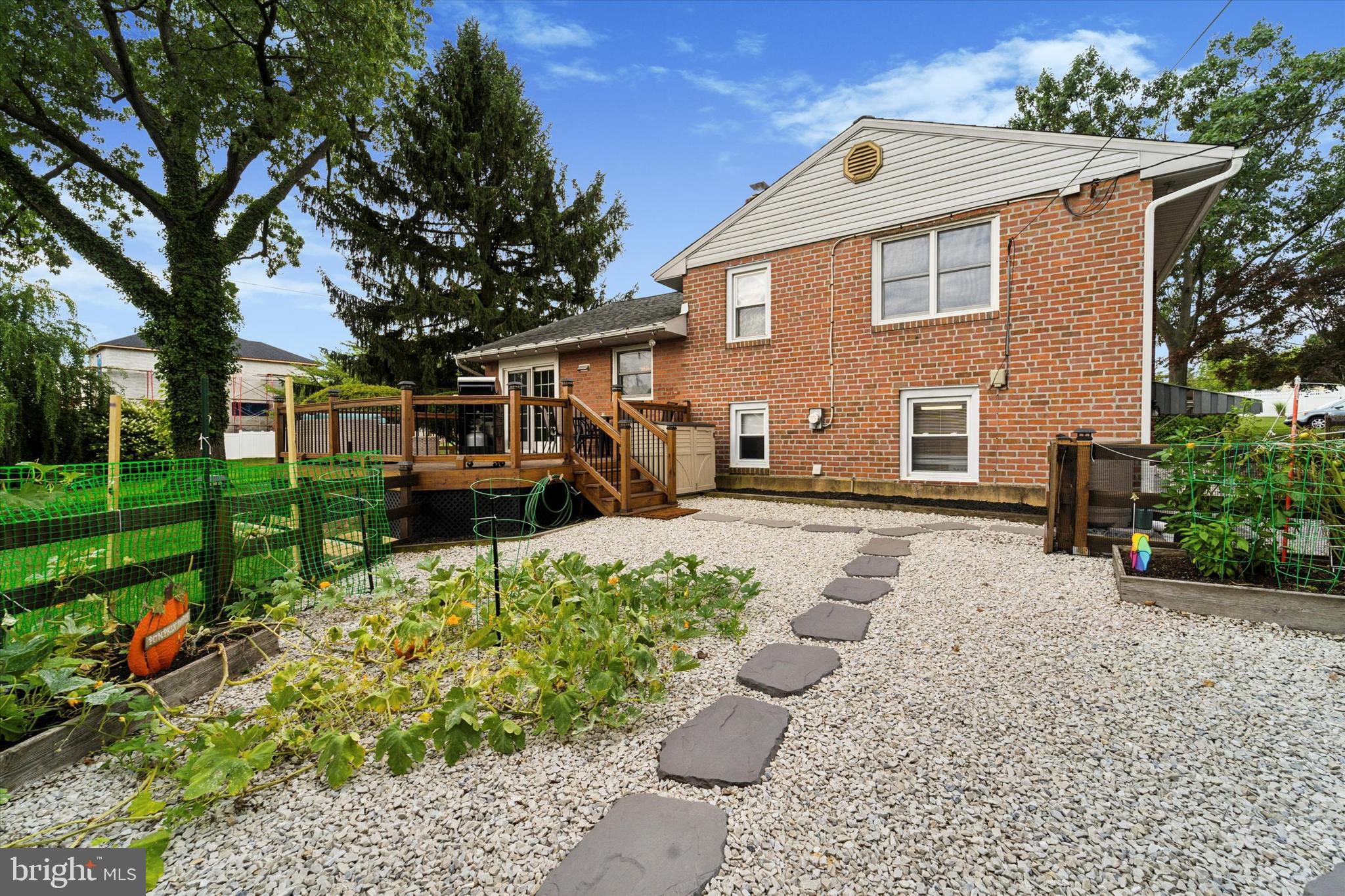 MARPLEWOOD VILLA - Residential