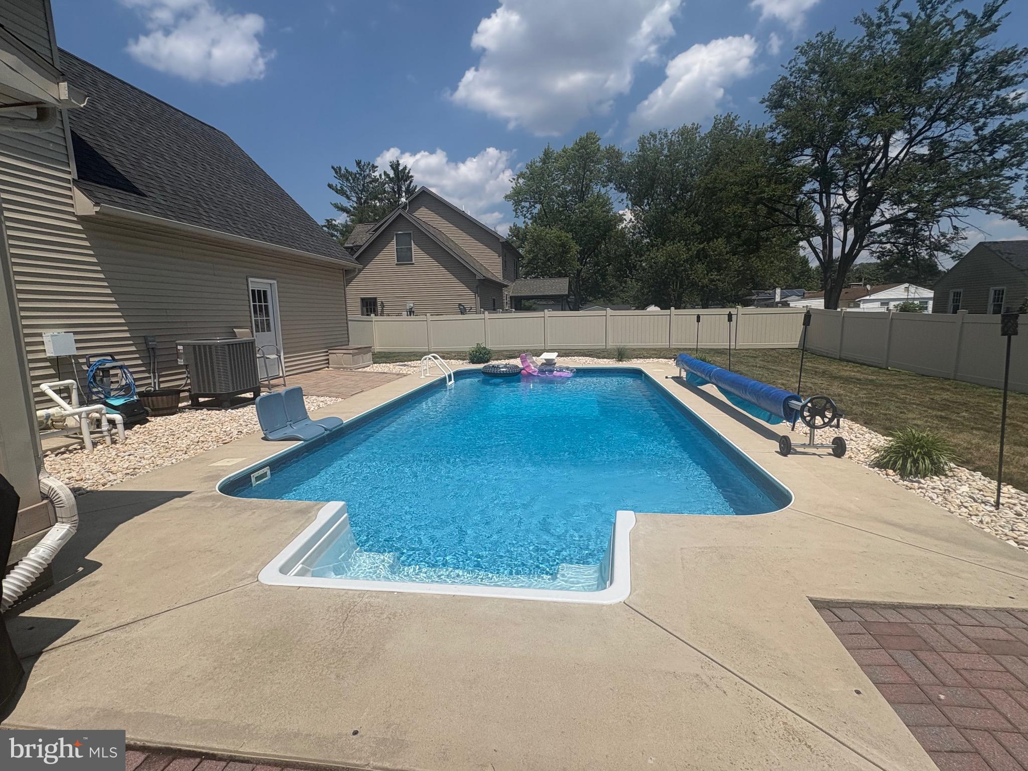 17 PENNSBORO DRIVE