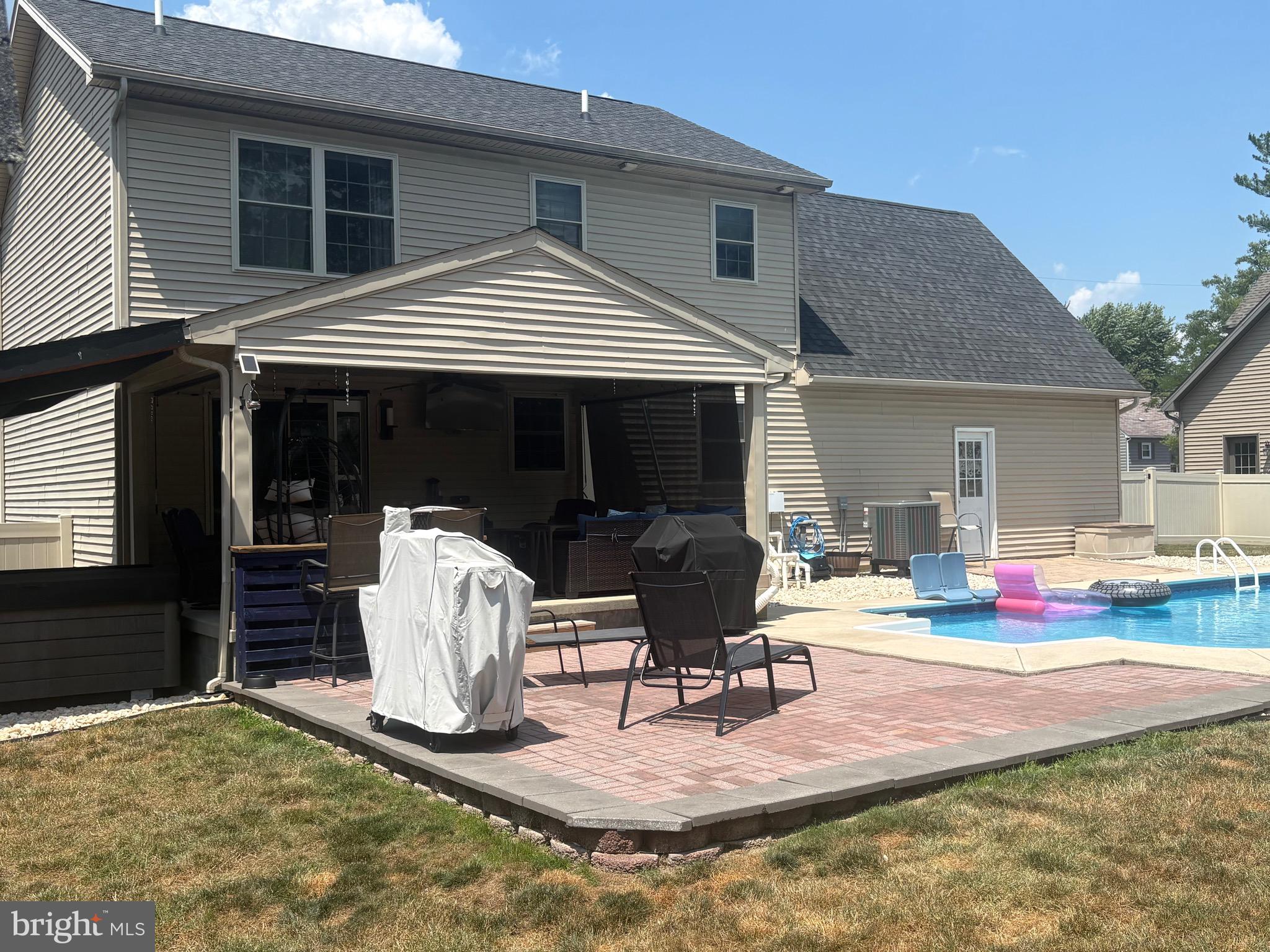 17 PENNSBORO DRIVE