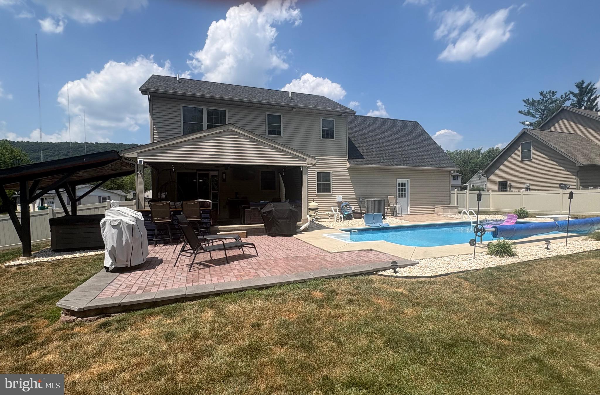 17 PENNSBORO DRIVE