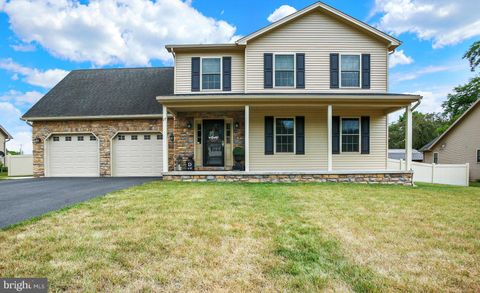 Homes For Sale - 17 Pennsboro Drive<br/> Cumberland County, ENOLA, PA 17025