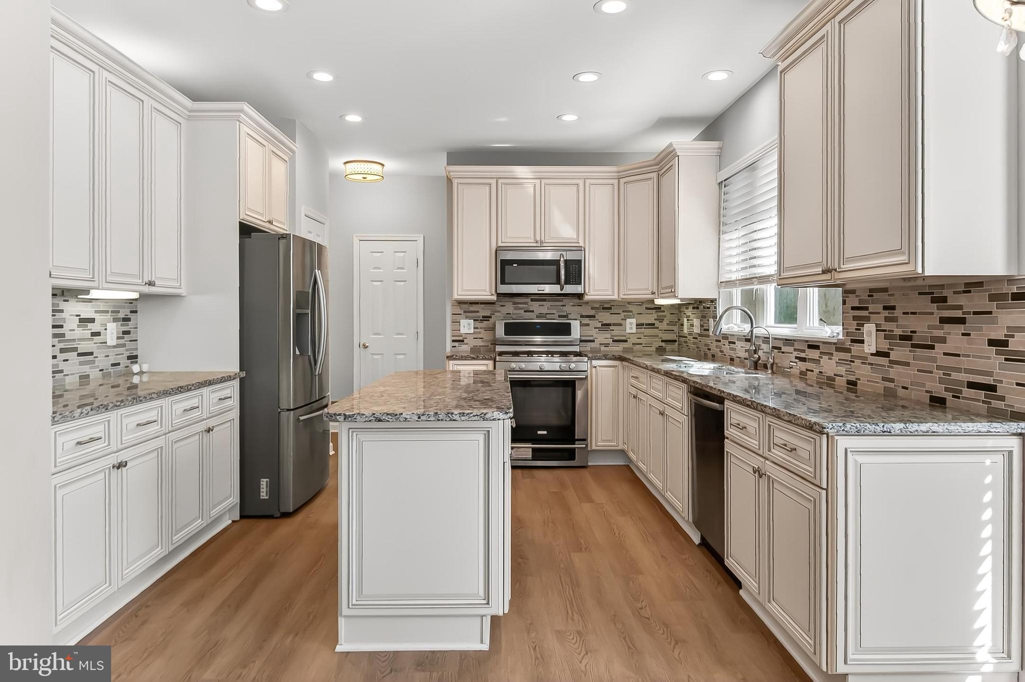 SYCAMORE LAKES - Residential