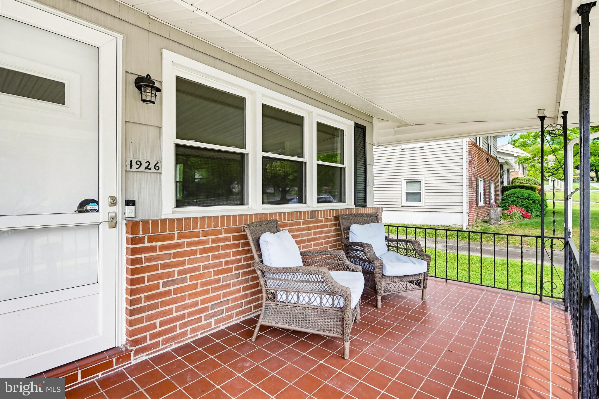 COLONIAL GARDENS - Residential